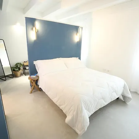 Agatopisto Animo Salmastro 3* קומאקיו